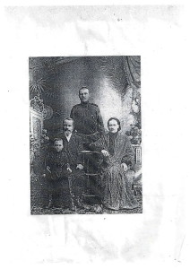 фотографировались в г.Иркутске 17 февраля 1909г. Петр Иванович, Олимпиада Романовна, сын Иван, внук Михаил